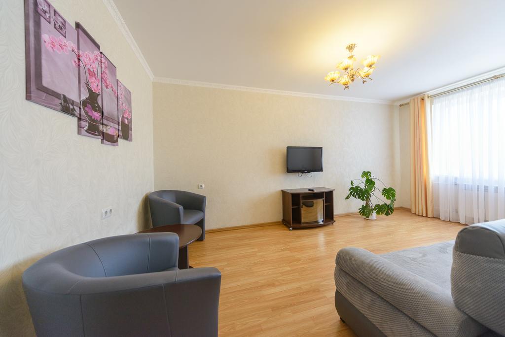 Artal Apartment On Obolonskaya Square 3 Kiev Buitenkant foto