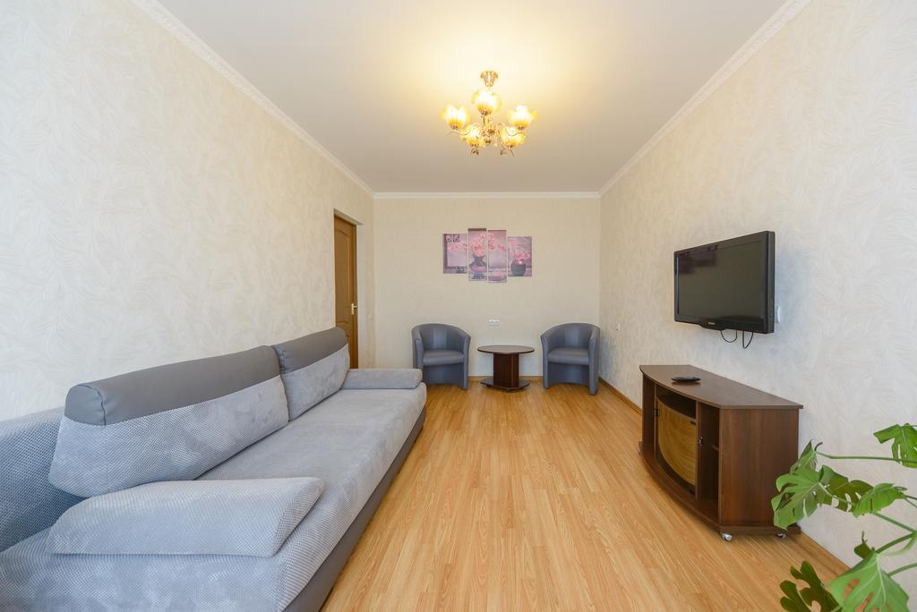 Artal Apartment On Obolonskaya Square 3 Kiev Buitenkant foto