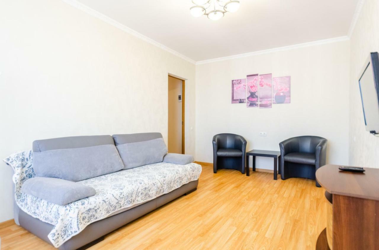 Artal Apartment On Obolonskaya Square 3 Kiev Buitenkant foto