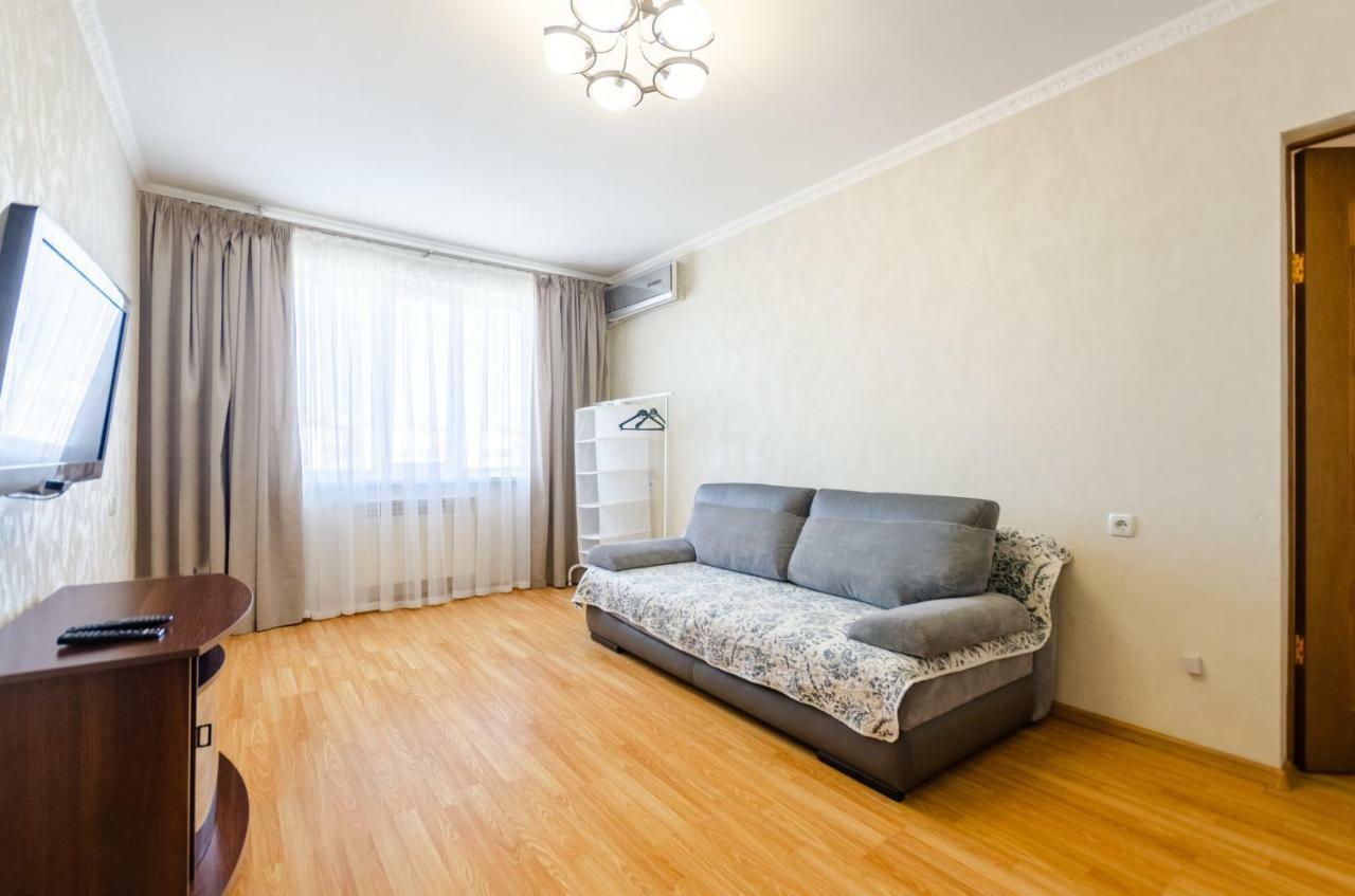 Artal Apartment On Obolonskaya Square 3 Kiev Buitenkant foto