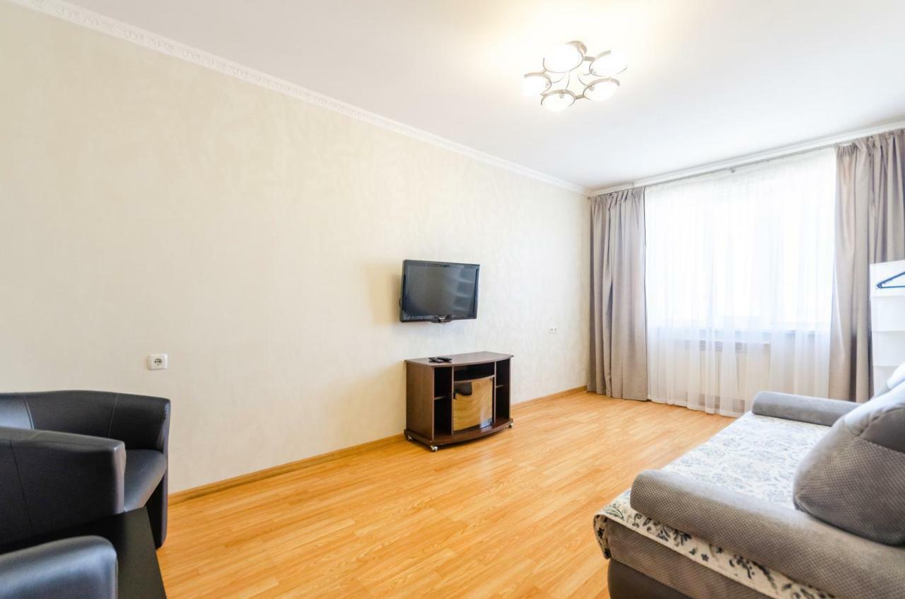 Artal Apartment On Obolonskaya Square 3 Kiev Buitenkant foto